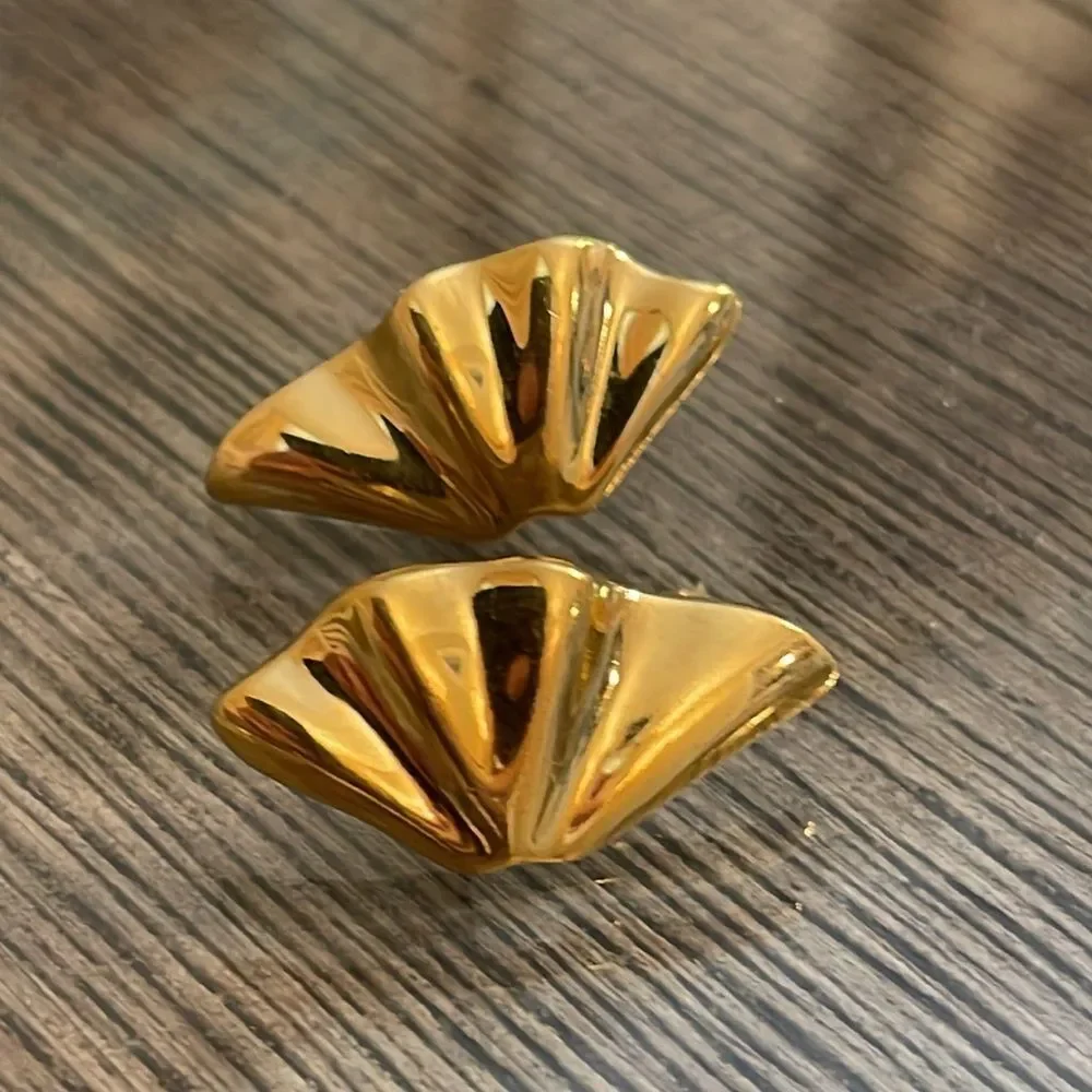 Vintage Monet Gold-tone Ruffled Fan Shaped Post Earrings